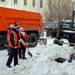 На Черкащині активно продовжуються роботи зі збирання снігу 