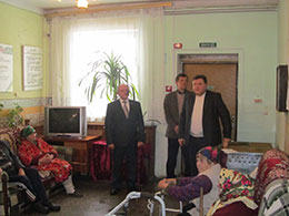 Олексій Собко на передодні  Міжнародного дня інвалідів відвідав стаціонарне відділення для людей похилого віку в с. Лозівок